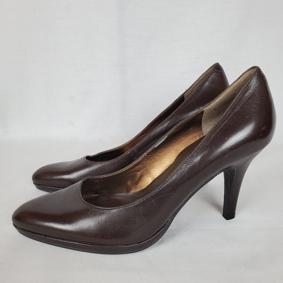 Bandolino sz 6 cattail leather sleek brown heels - Picture 2 of 9